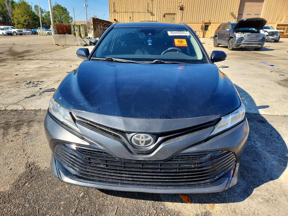 2020 Toyota Camry le