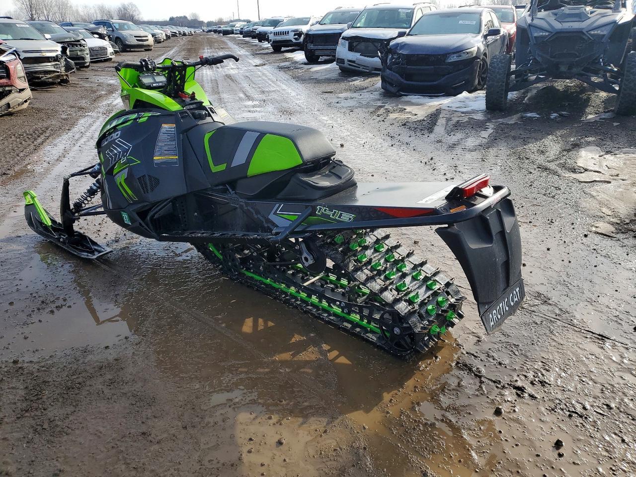 2024 Arctic Cat 8000 Snowmobile