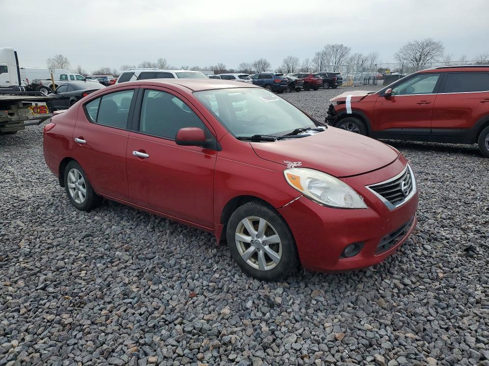 2013 Nissan Versa 1.6 s