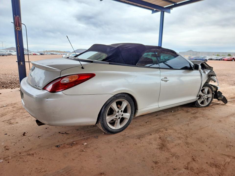 2004 Toyota Camry Solara se