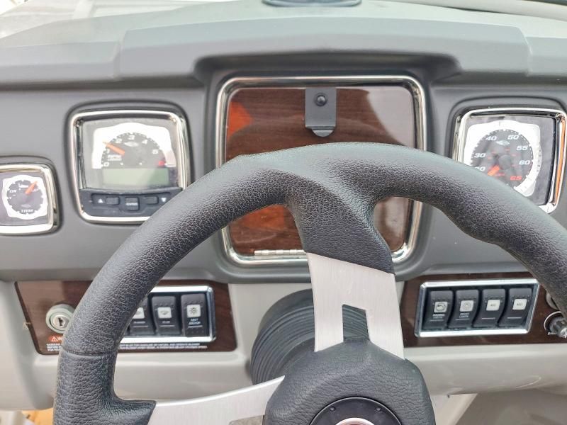 2013 Chaparral Boat-Boat