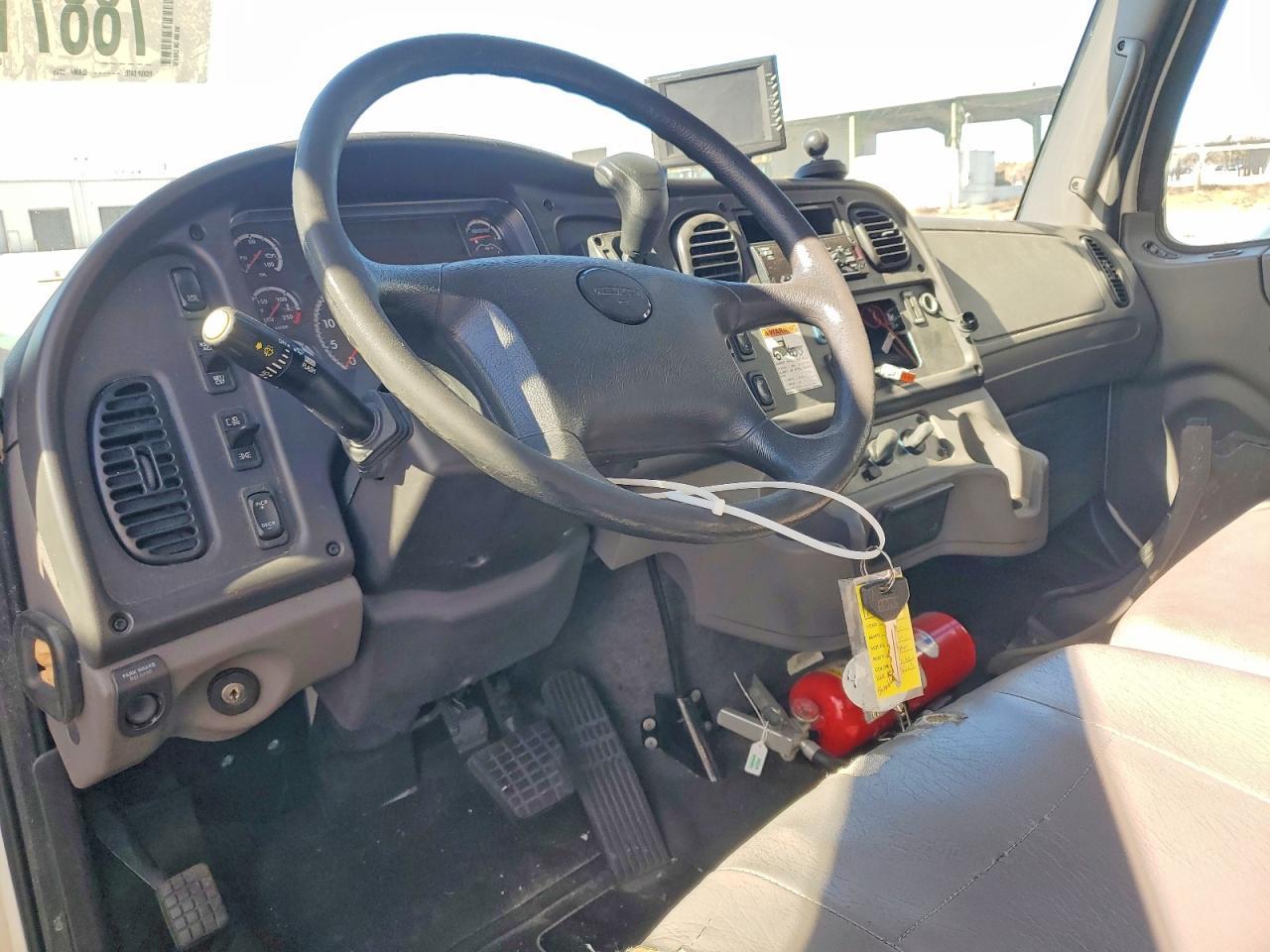 2019 Freightliner Business Class M2 100 box Truck