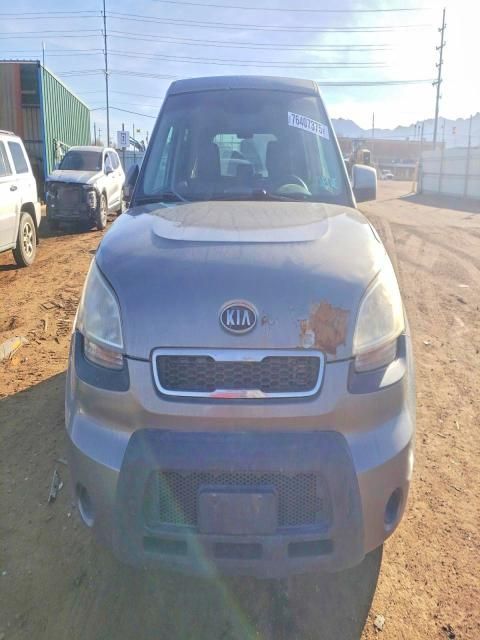 2011 KIA Soul +