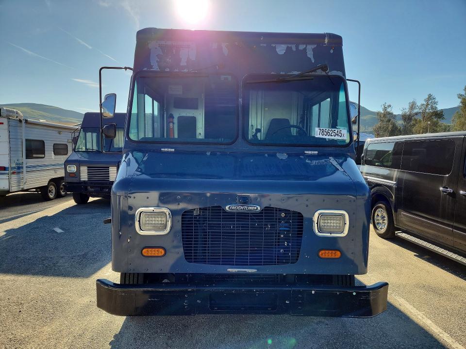 2020 Freightliner Mt45g Chassis Delivery Truck