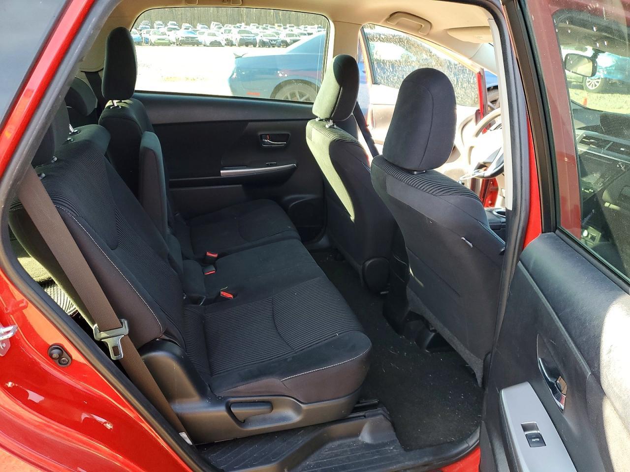 2016 Toyota Prius v Three