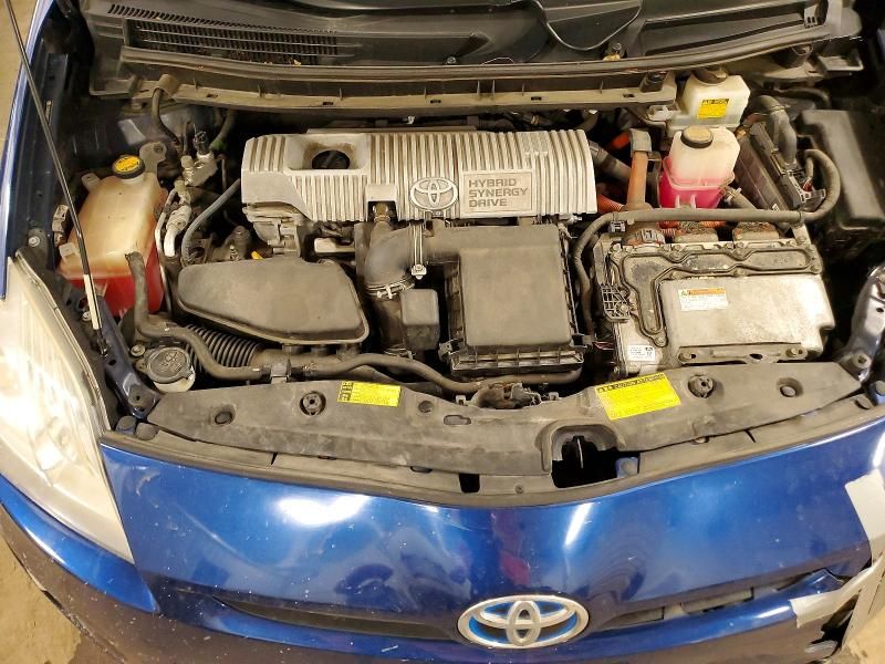 2010 Toyota Prius iii