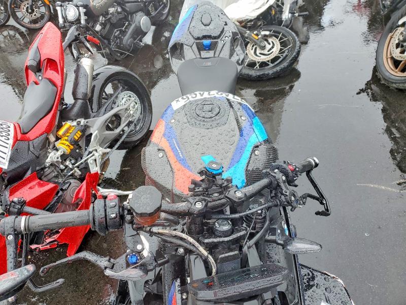 2024 BMW M 1000 R