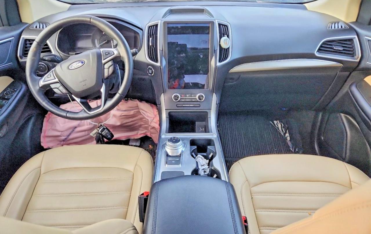 2022 Ford Edge sel