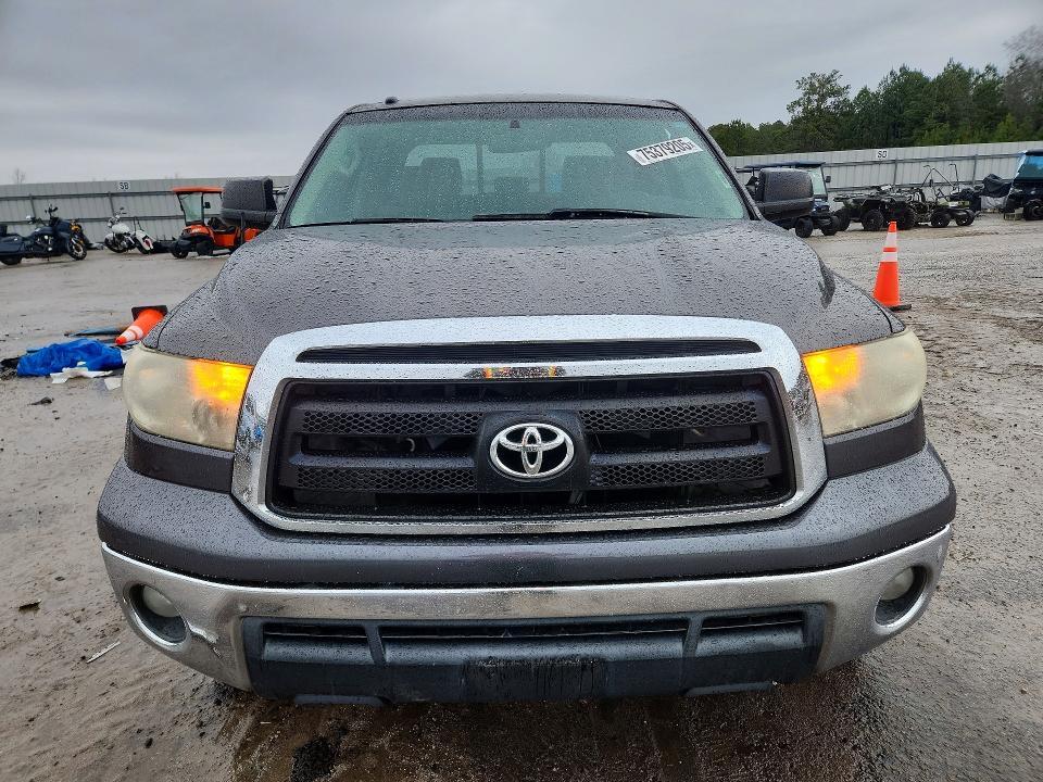 2013 Toyota Tundra Double cab SR5