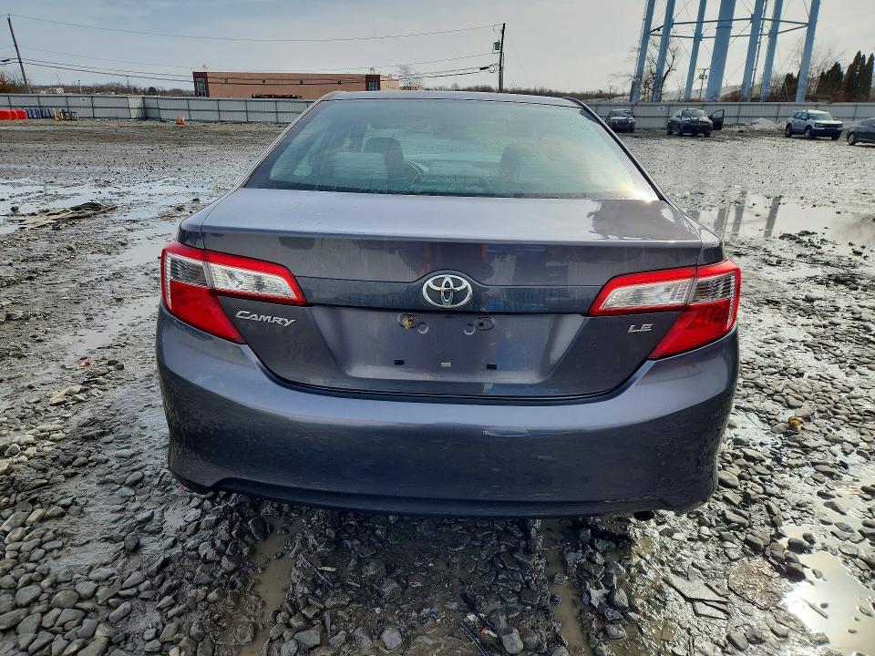 2014 Toyota Camry le