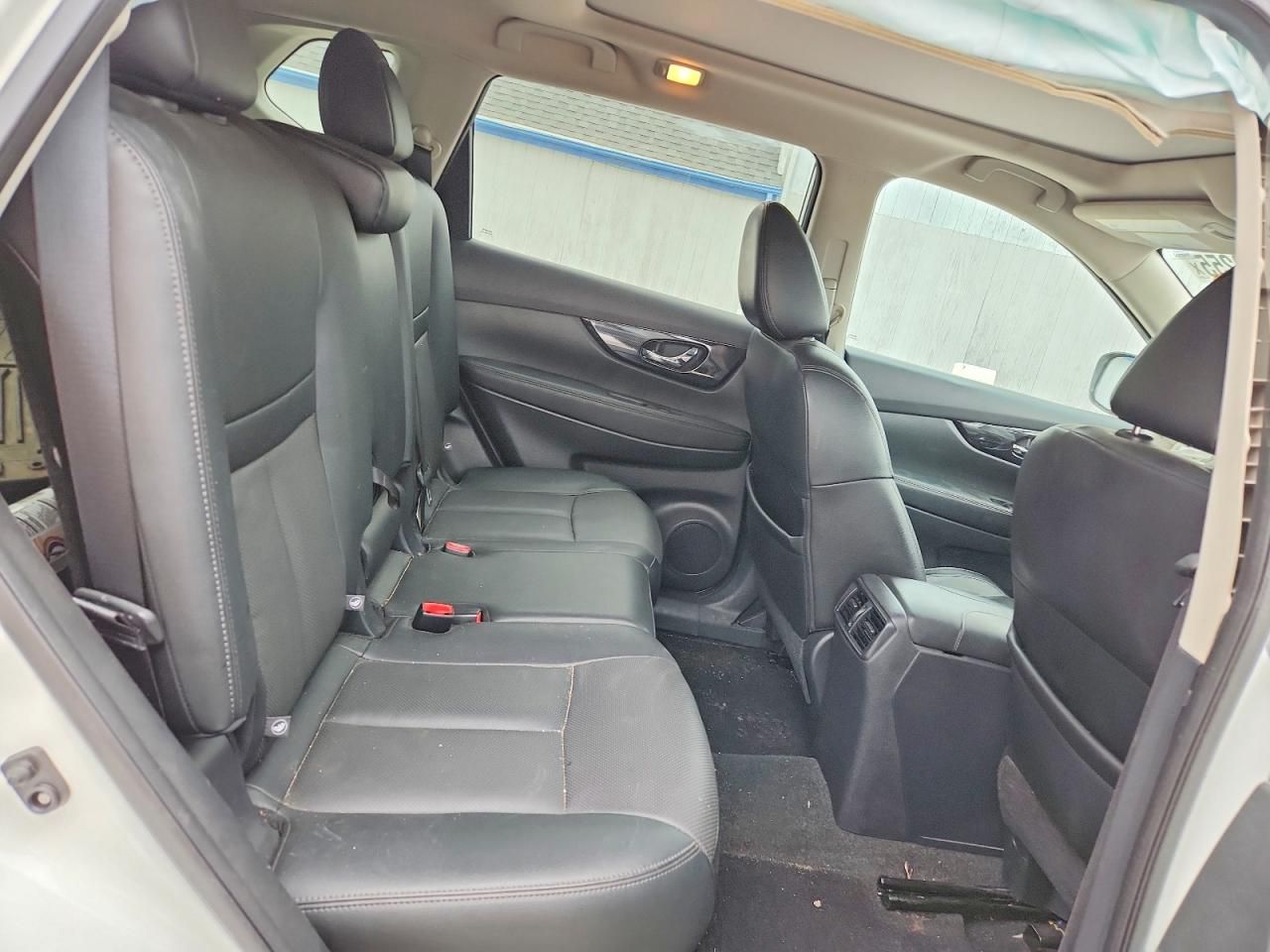 2017 Nissan Rogue sv