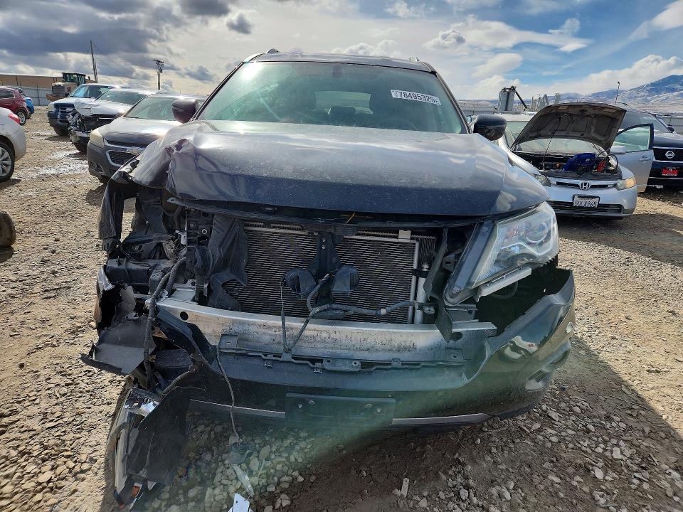 2018 Nissan Pathfinder sv