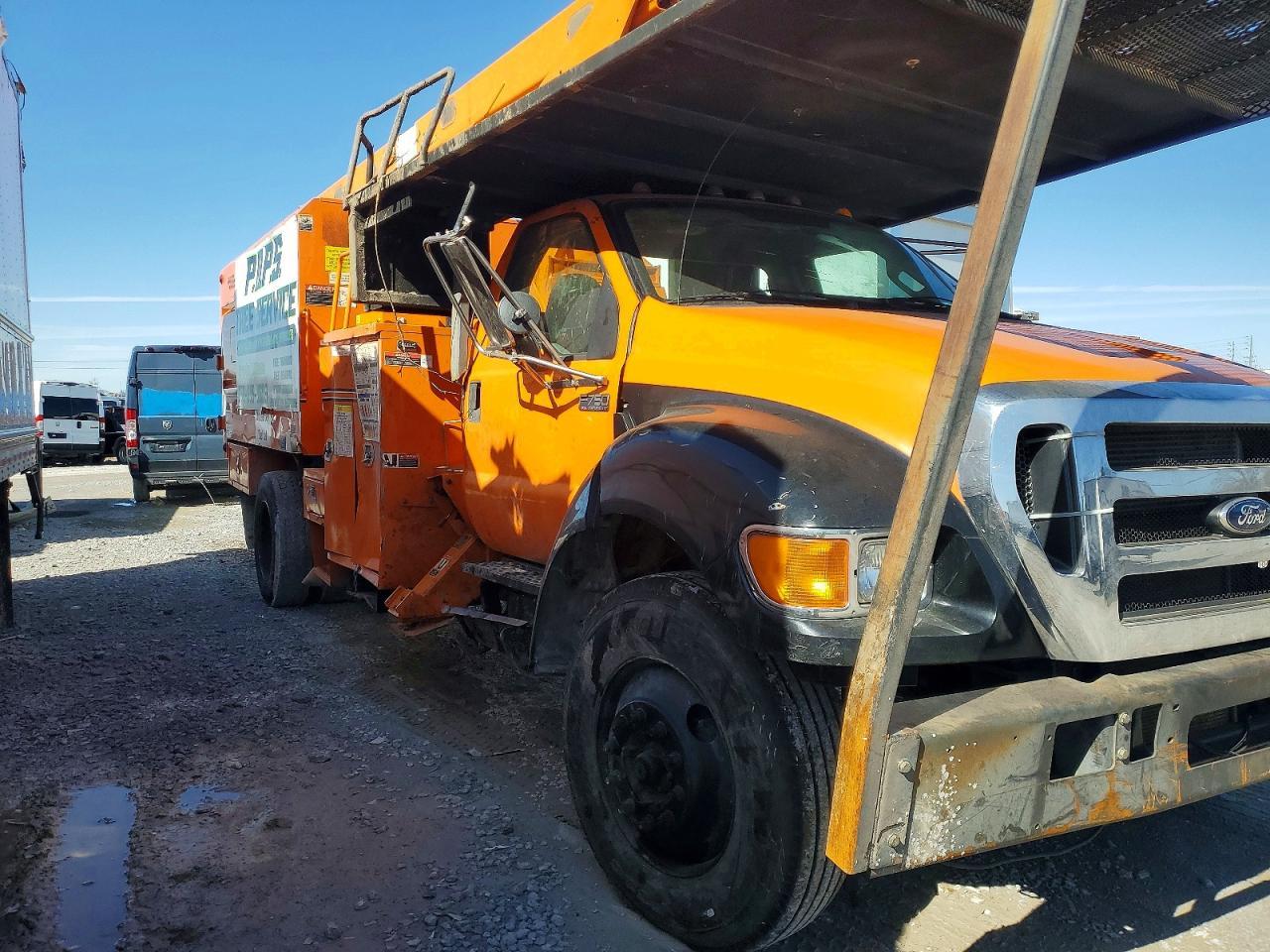 2013 Ford F750 Super Duty Forestry Bucket Truck