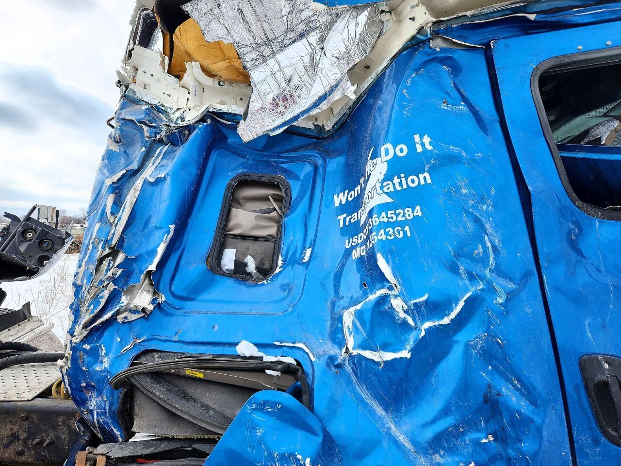 2018 Freigliner 2018 Freightliner Cascadia 125 Semi Truck