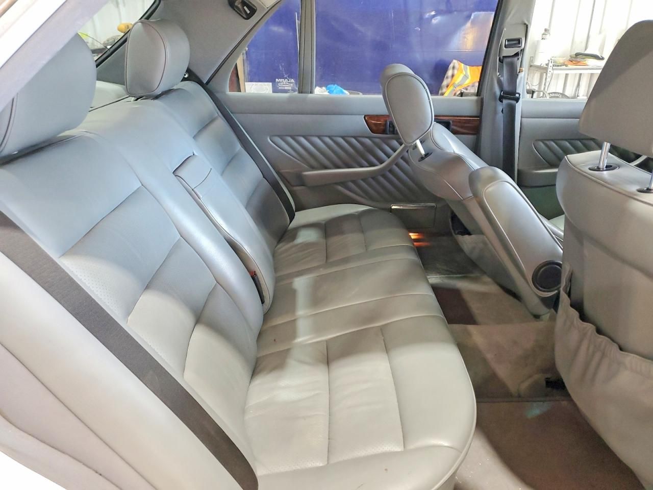 1991 Mercedes-Benz 560 sel