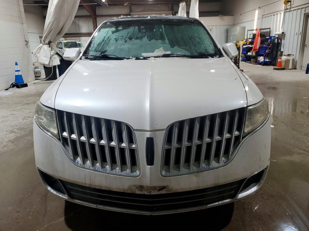 2011 Lincoln MKT