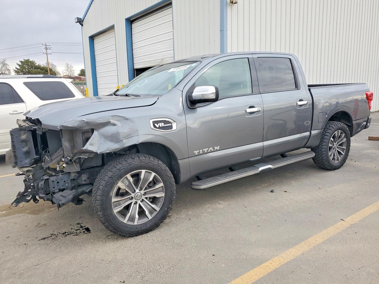 2017 Nissan Titan sv