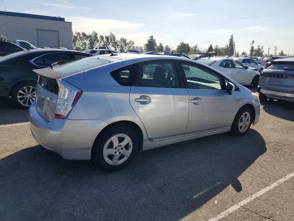 2010 Toyota Prius iii