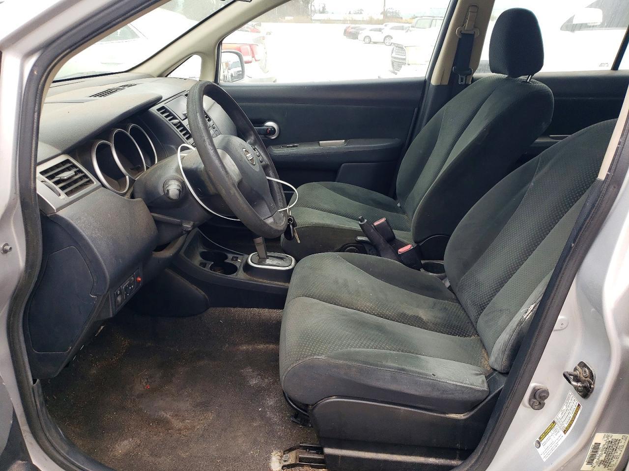 2011 Niss Versa 1.8 s