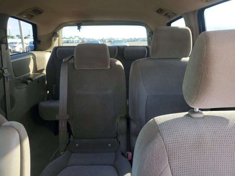 2004 Toyota Sienna ce
