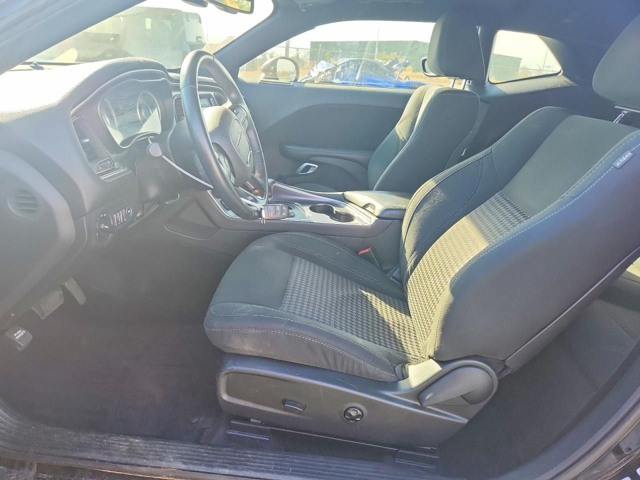 2016 Dodge Challenger sxt