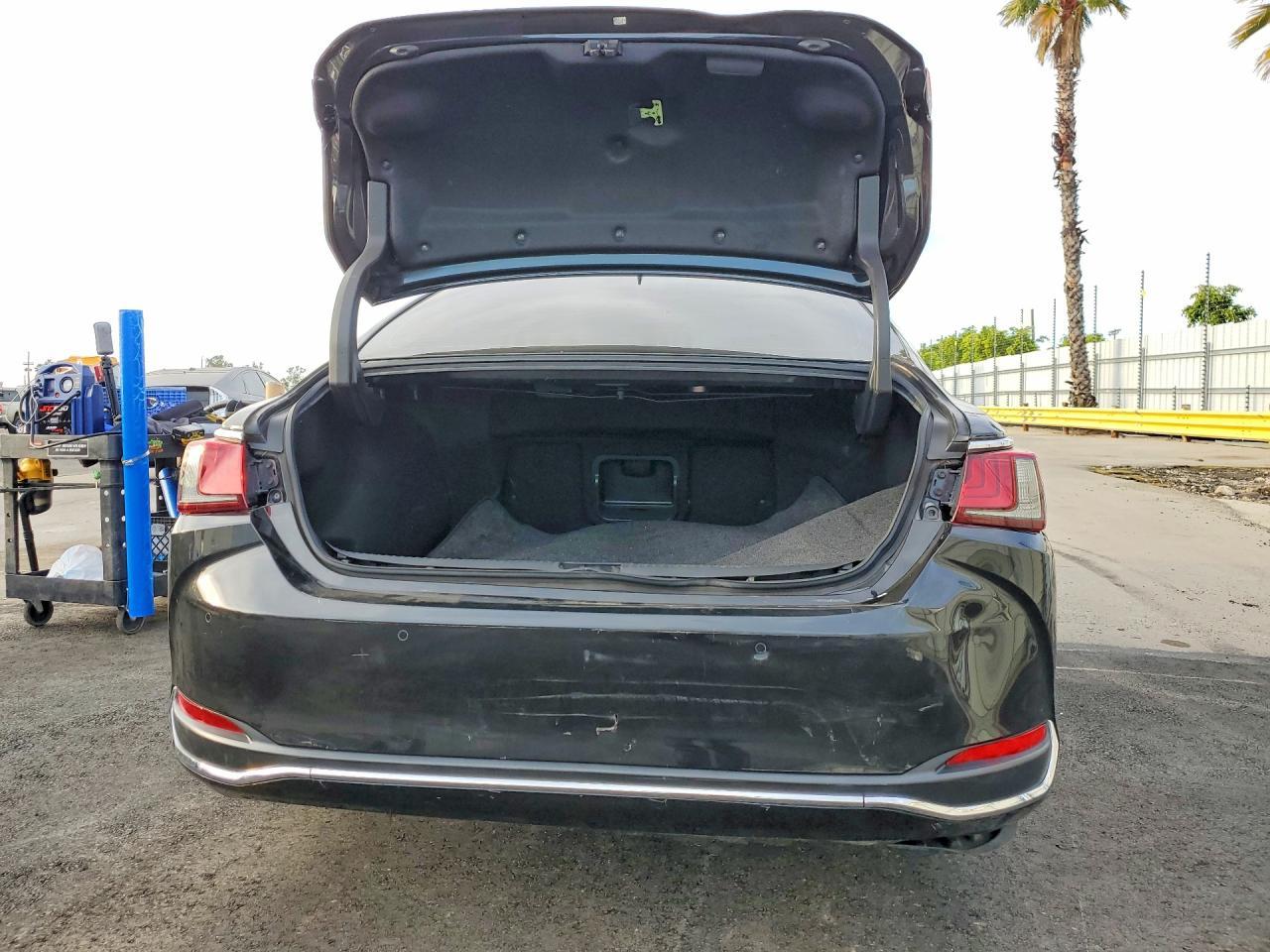 2021 Lexus Es 300h Base