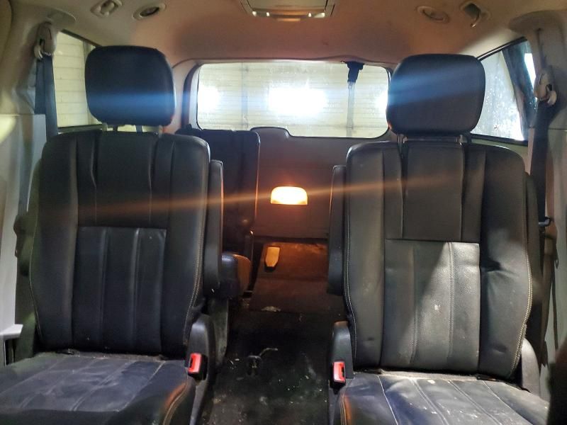 2016 Chrysler Town & Country Touring