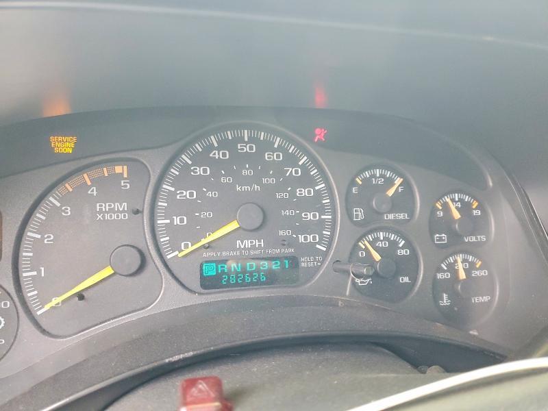 2001 Chevrolet Silverado Flatbed Truck