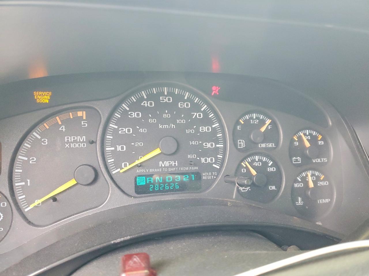 2001 Chevrolet Silverado Flatbed Truck