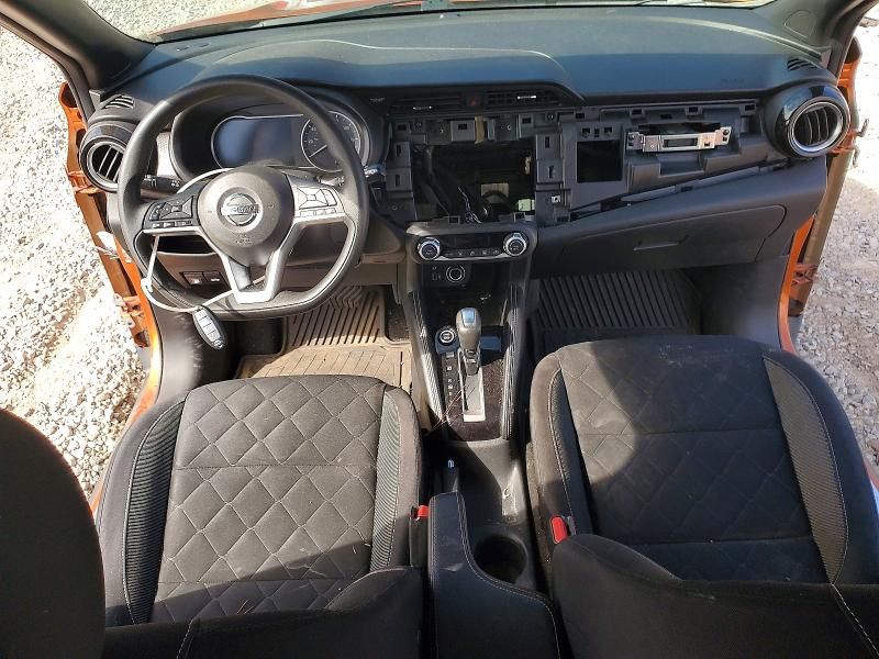 2020 Nissan Kicks sv