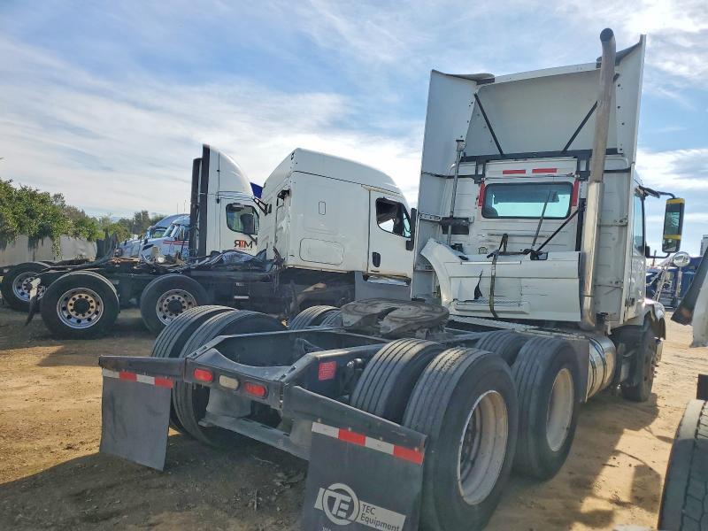2012 Volvo VNL Semi Truck