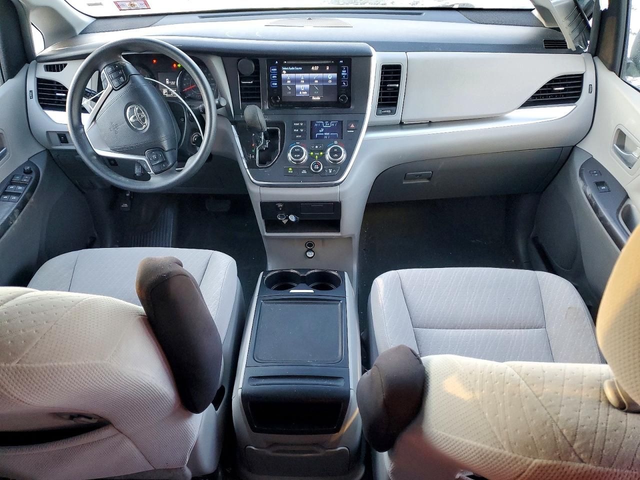 2017 Toyota Sienna le