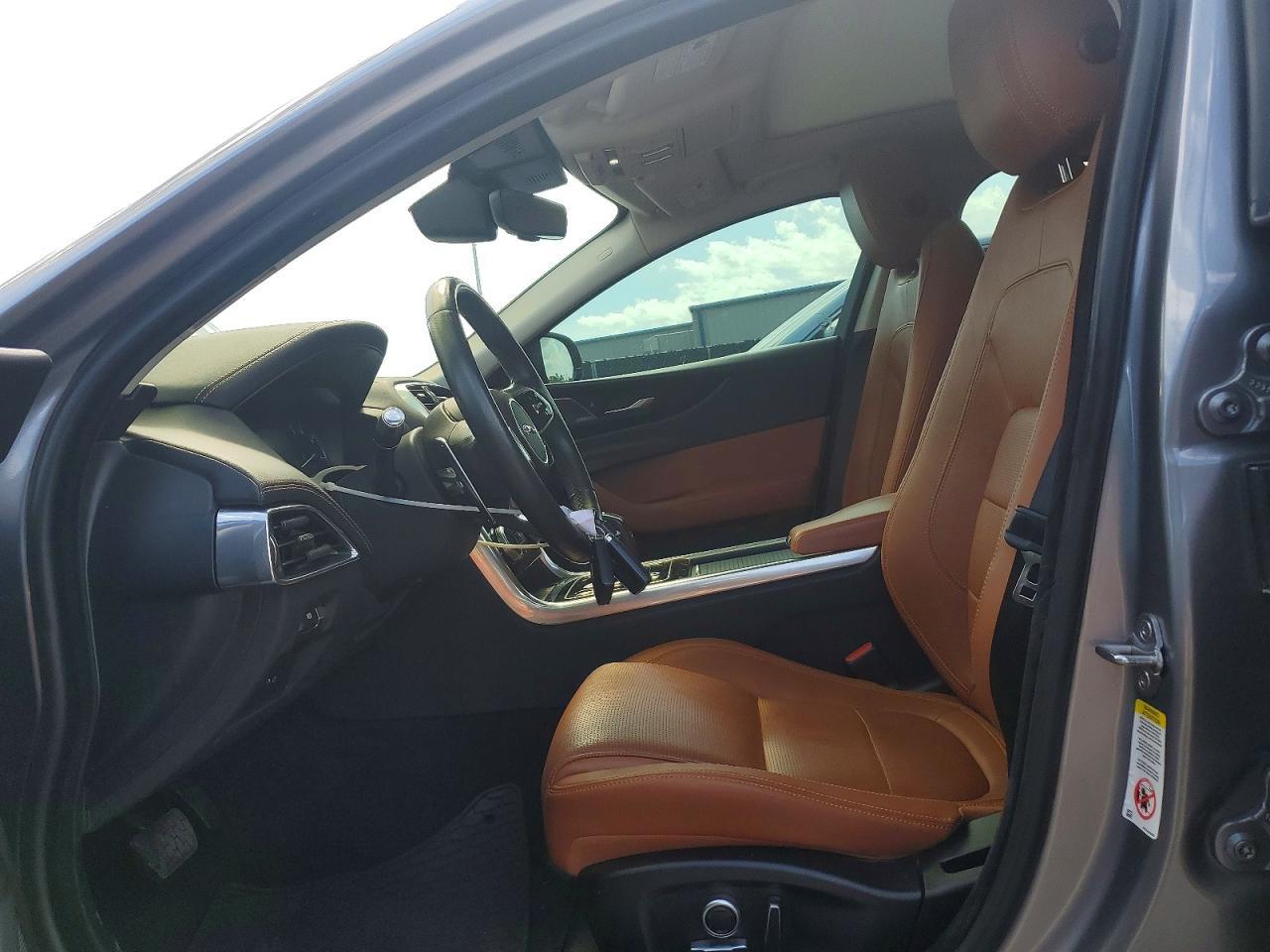 2020 Jaguar Xe R-dynamic s