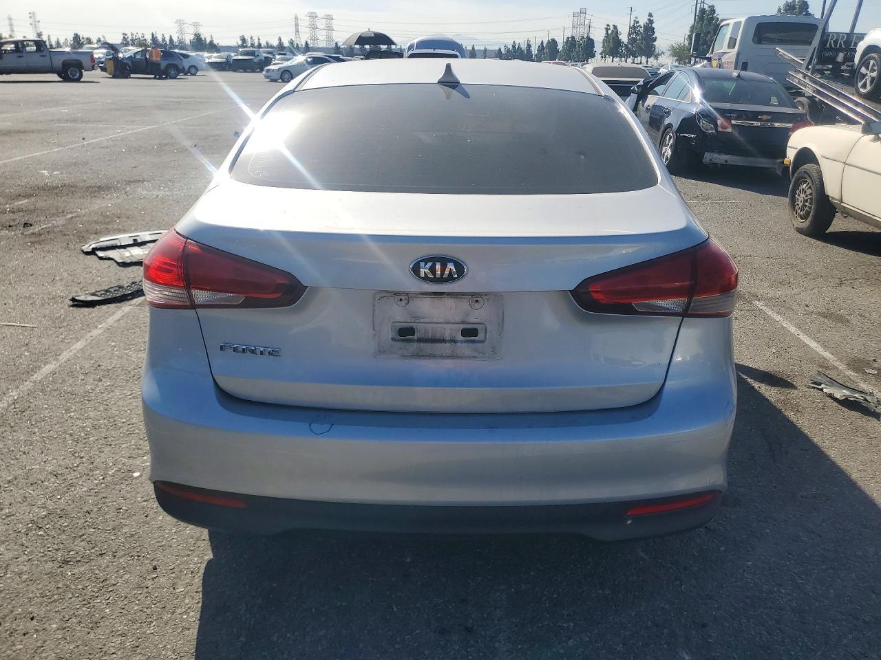 2017 KIA Forte lx