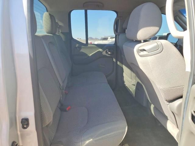 2005 Nissan Frontier Crew cab le