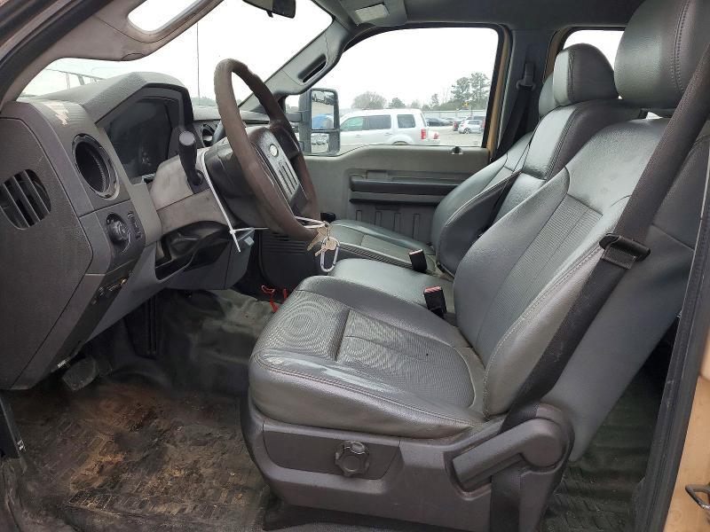 2013 Ford F450 Super Duty Flatbed Truck