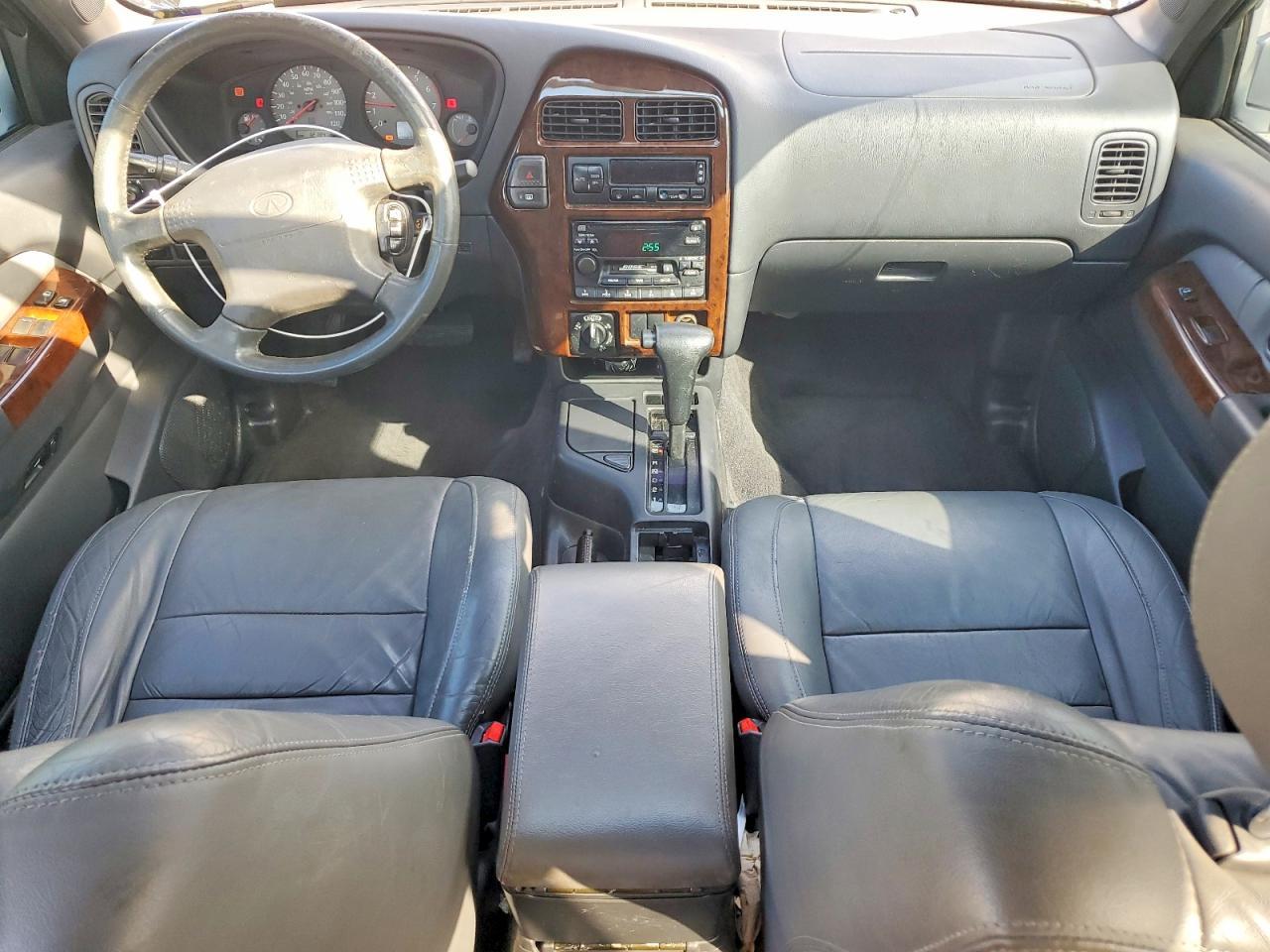 2000 Infiniti QX4