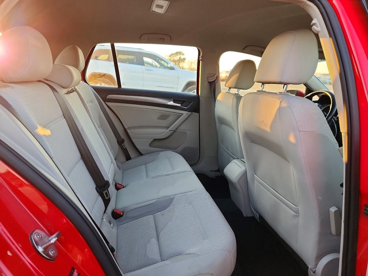 2018 Volkswagen Golf s