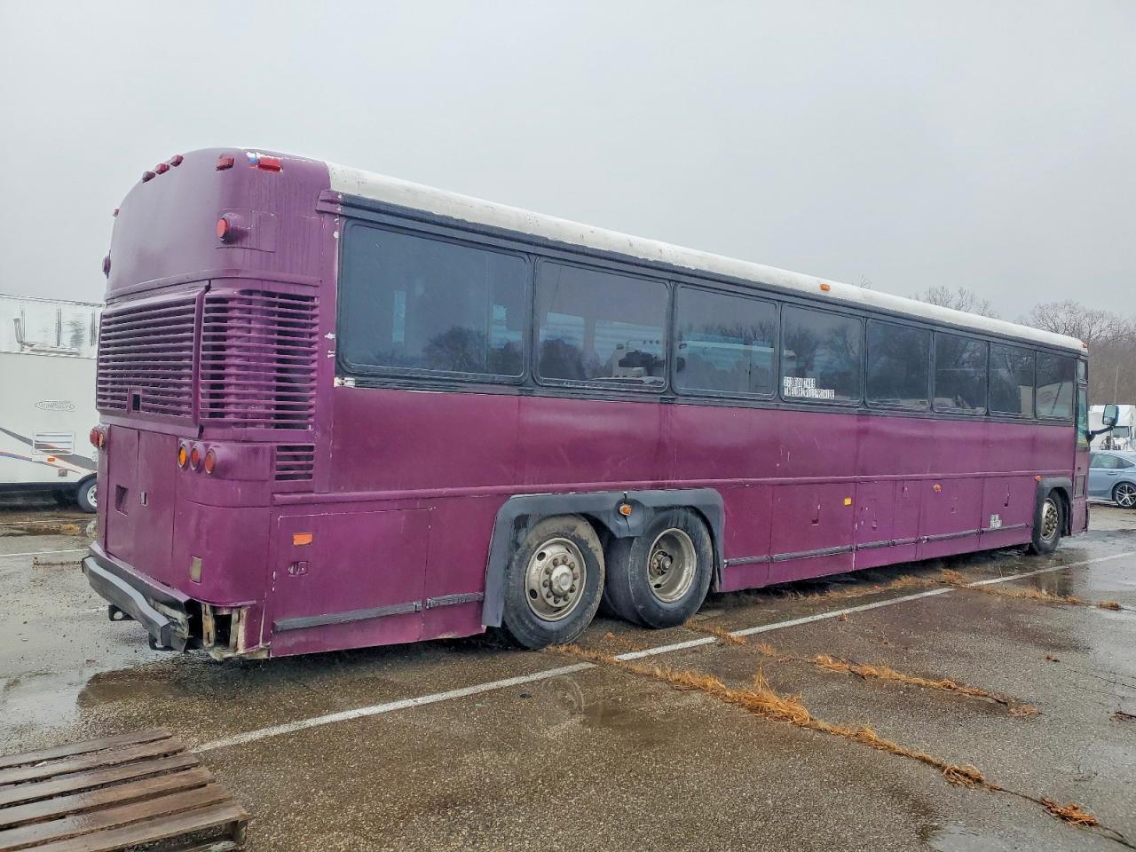 1998 Motor Coach Industries Transit Bus