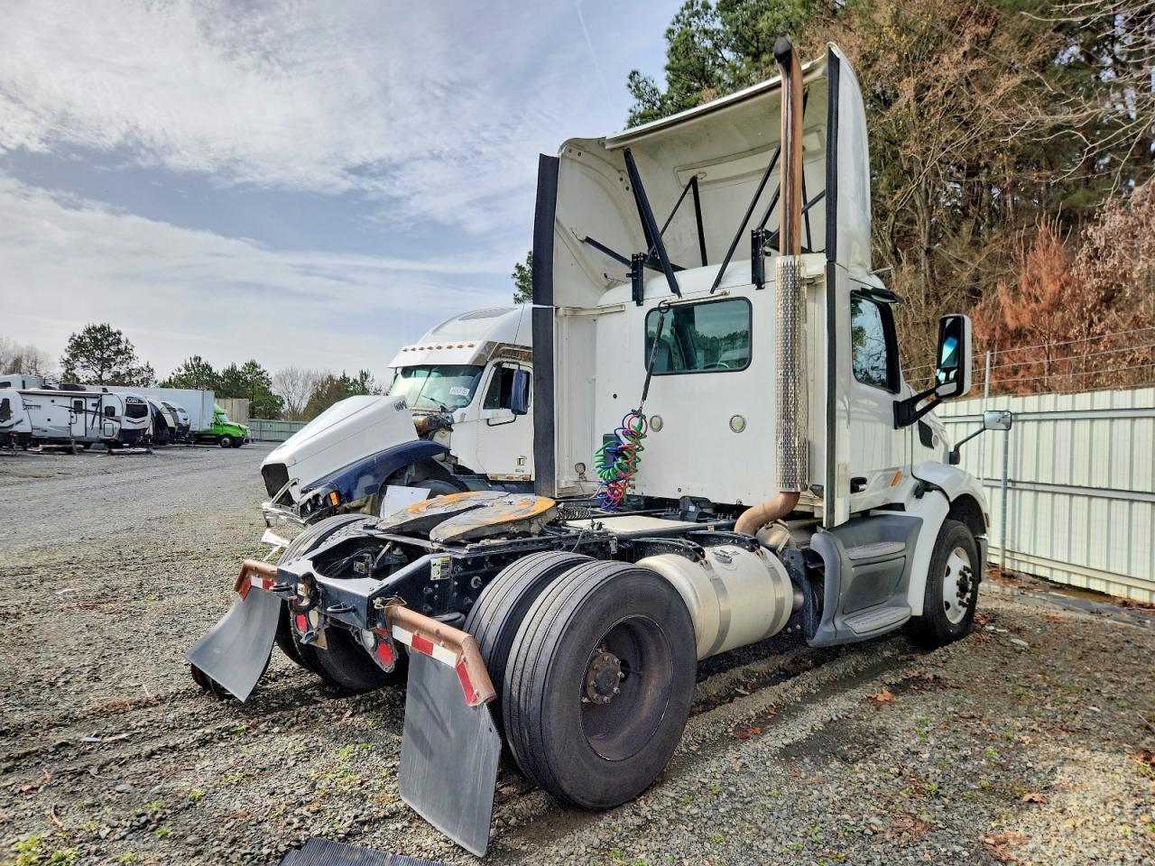 2016 Peterbilt 579 Semi Truck