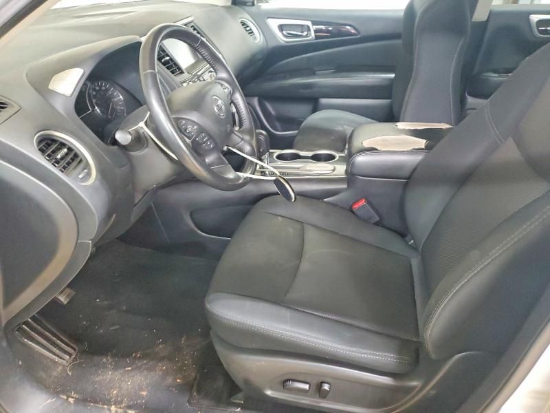 2020 Nissan Pathfinder sv