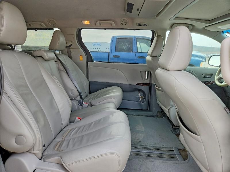2014 Toyota Sienna xle