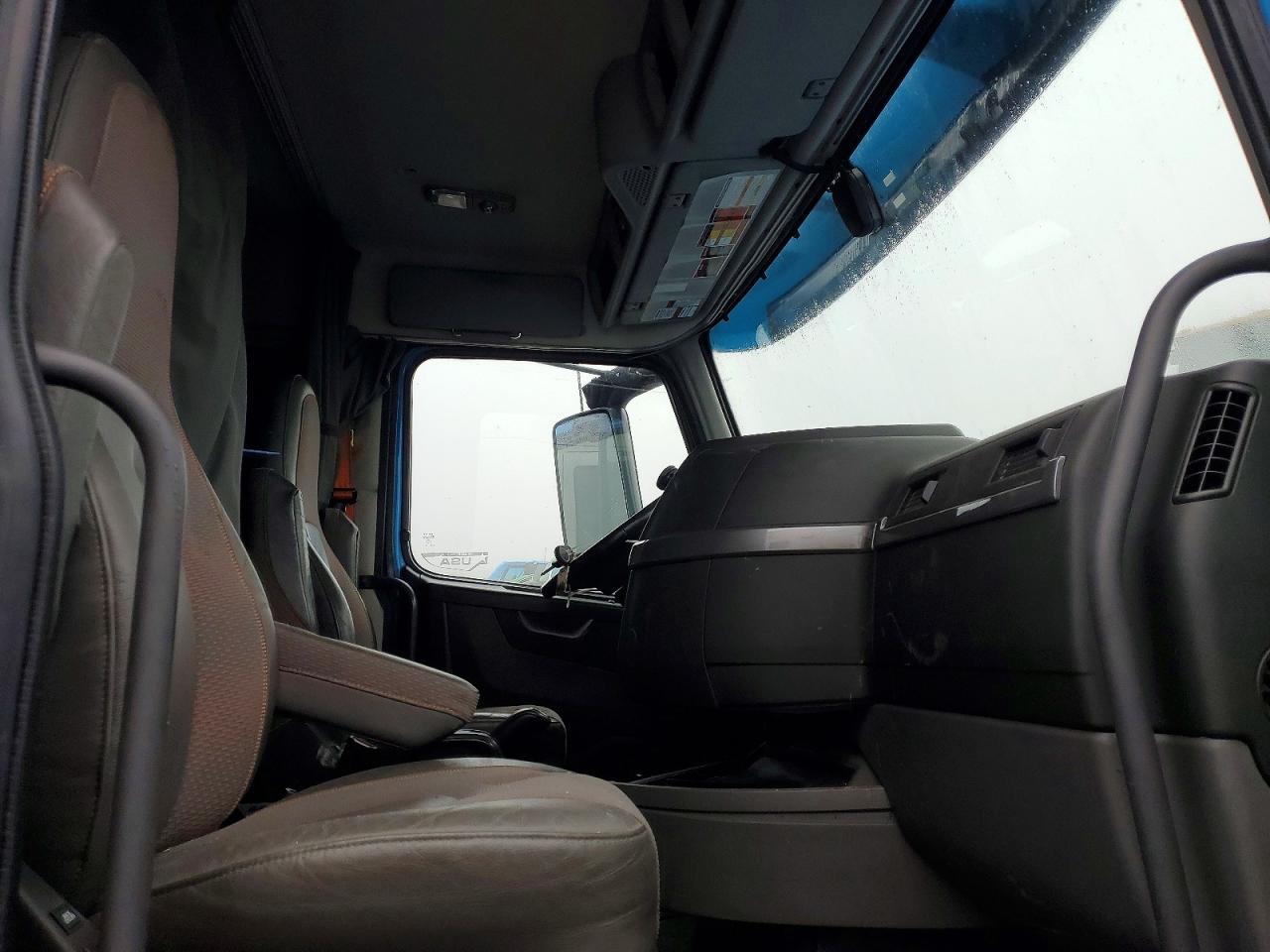 2019 Volvo VNL Semi Truck