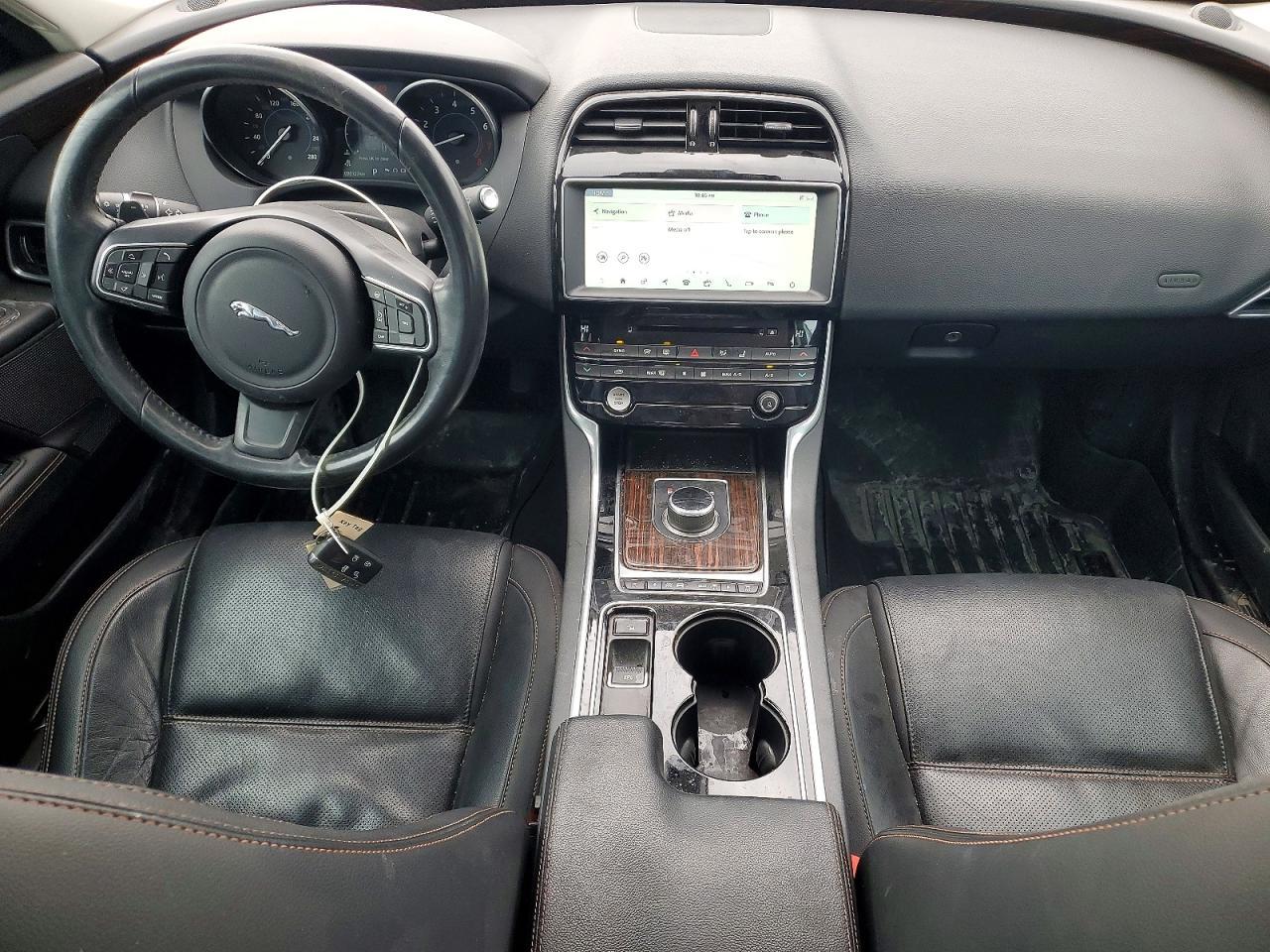 2017 Jaguar Xe Prestige