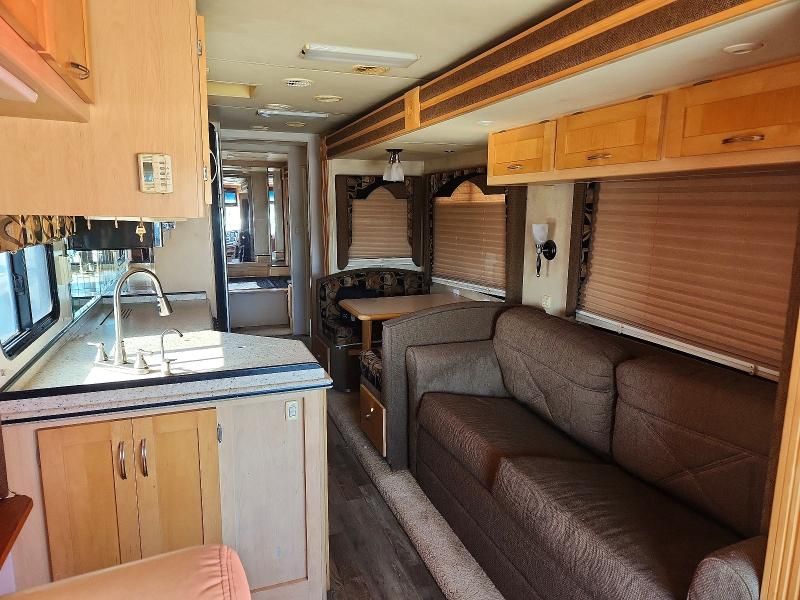 2006 Freigliner Chassis X Line Motor Home
