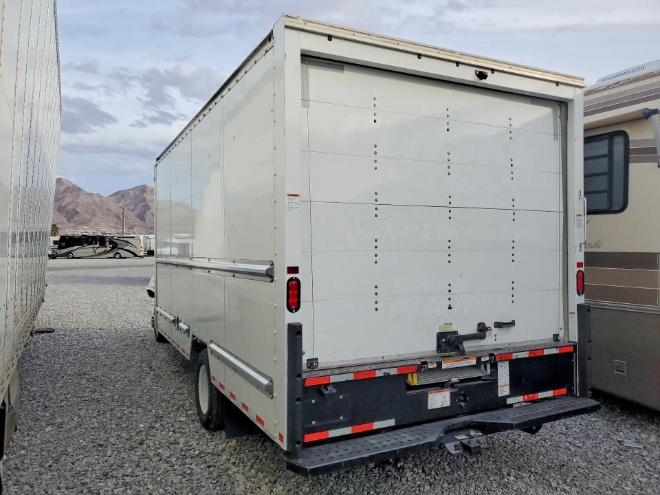 2023 GMC Savana CUT-BOX Truck