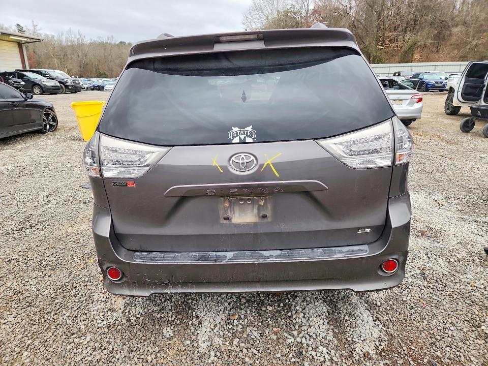 2011 Toyota Sienna Sport