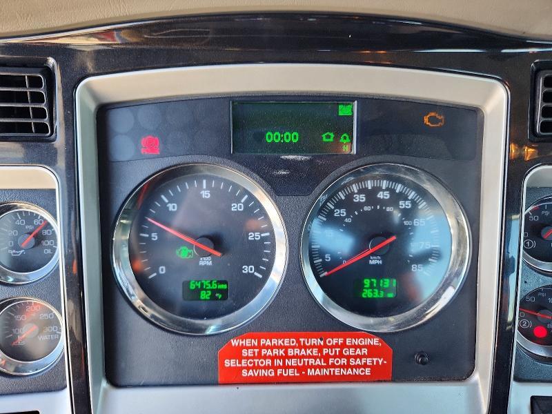 2015 Kenworth T400 Semi Truck