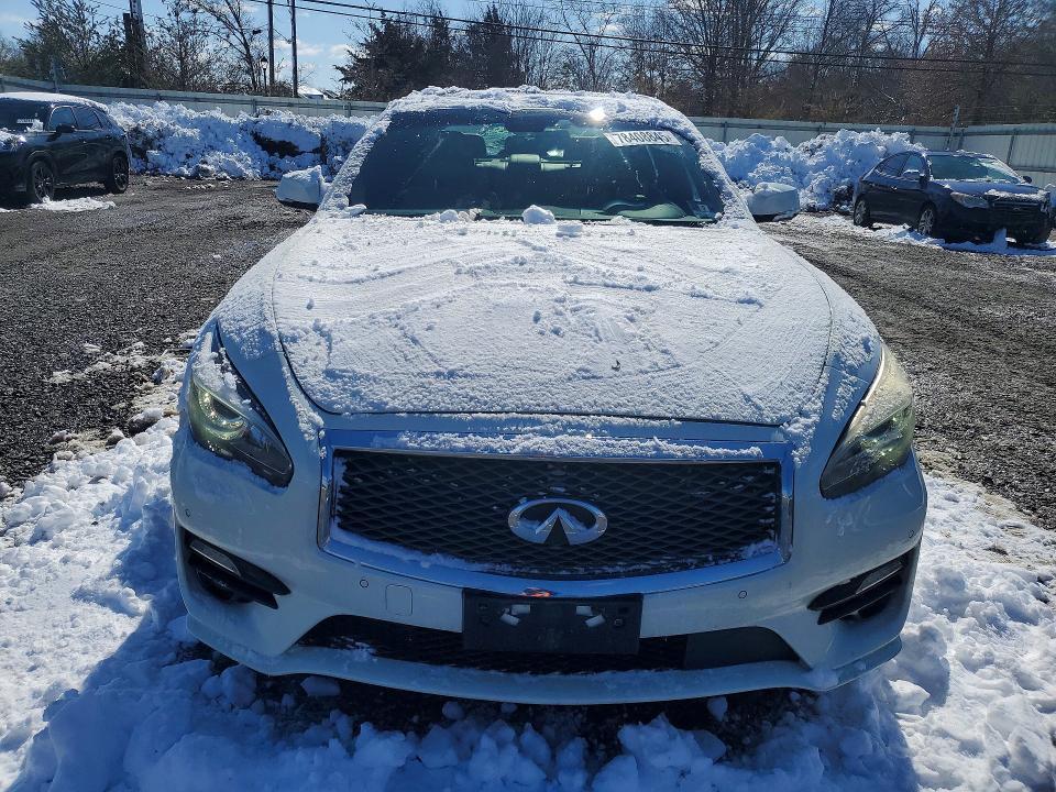 2015 Infiniti Q70 3.7