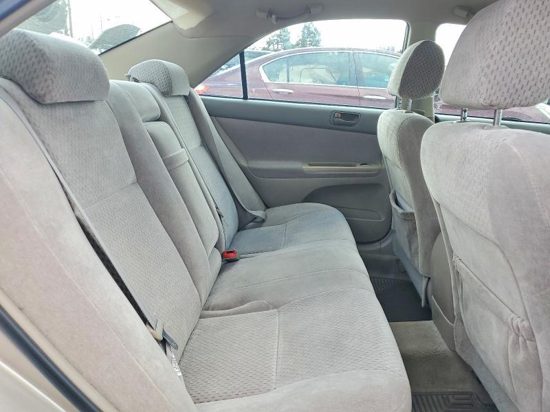 2004 Toyota Camry le